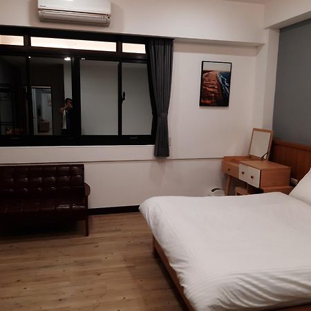 藏青民宿the Wind Guesthouse-Youth Inn Тайнан Стая снимка
