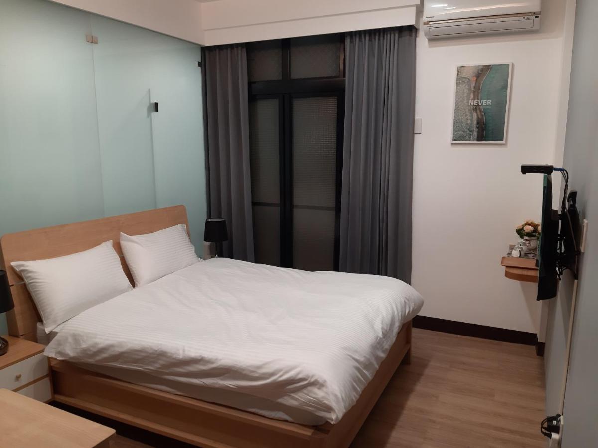 藏青民宿the Wind Guesthouse-Youth Inn Тайнан Стая снимка
