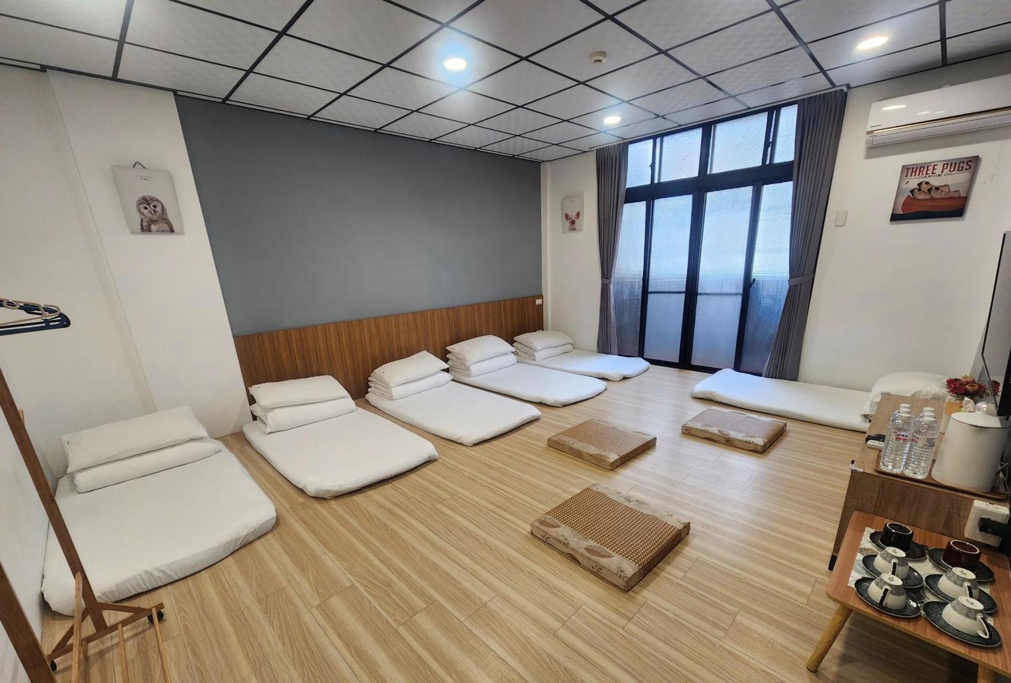 藏青民宿the Wind Guesthouse-Youth Inn Тайнан Стая снимка